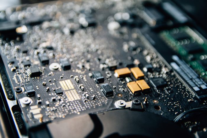 Electronic control panel, Repairs laptop (pc, computer) motherboard. Installs the equipment (cpu) .