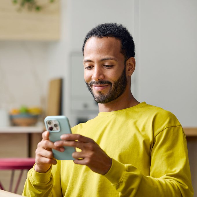 Avoid This Common Texting Behavior for Better Relationships